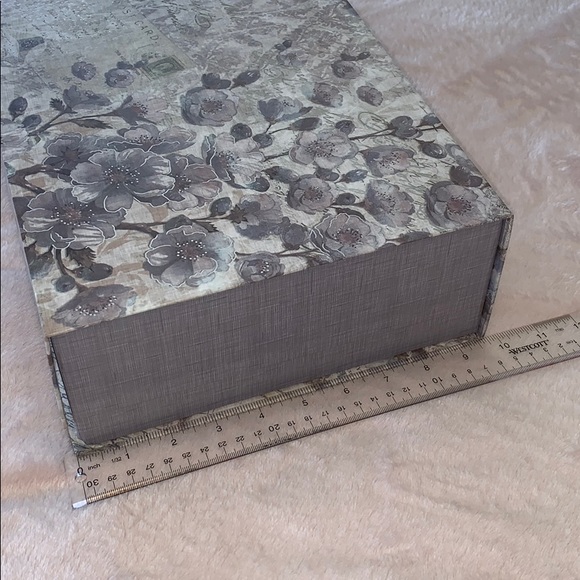 Storage & Organization Decorative Box With Closing Lid